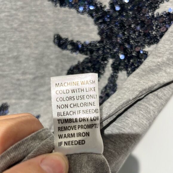 Palm Harbour Women's Gray Sequined V-Neck Short Sleeve T-Shirt Petite Small NWT - Picture 12 of 12